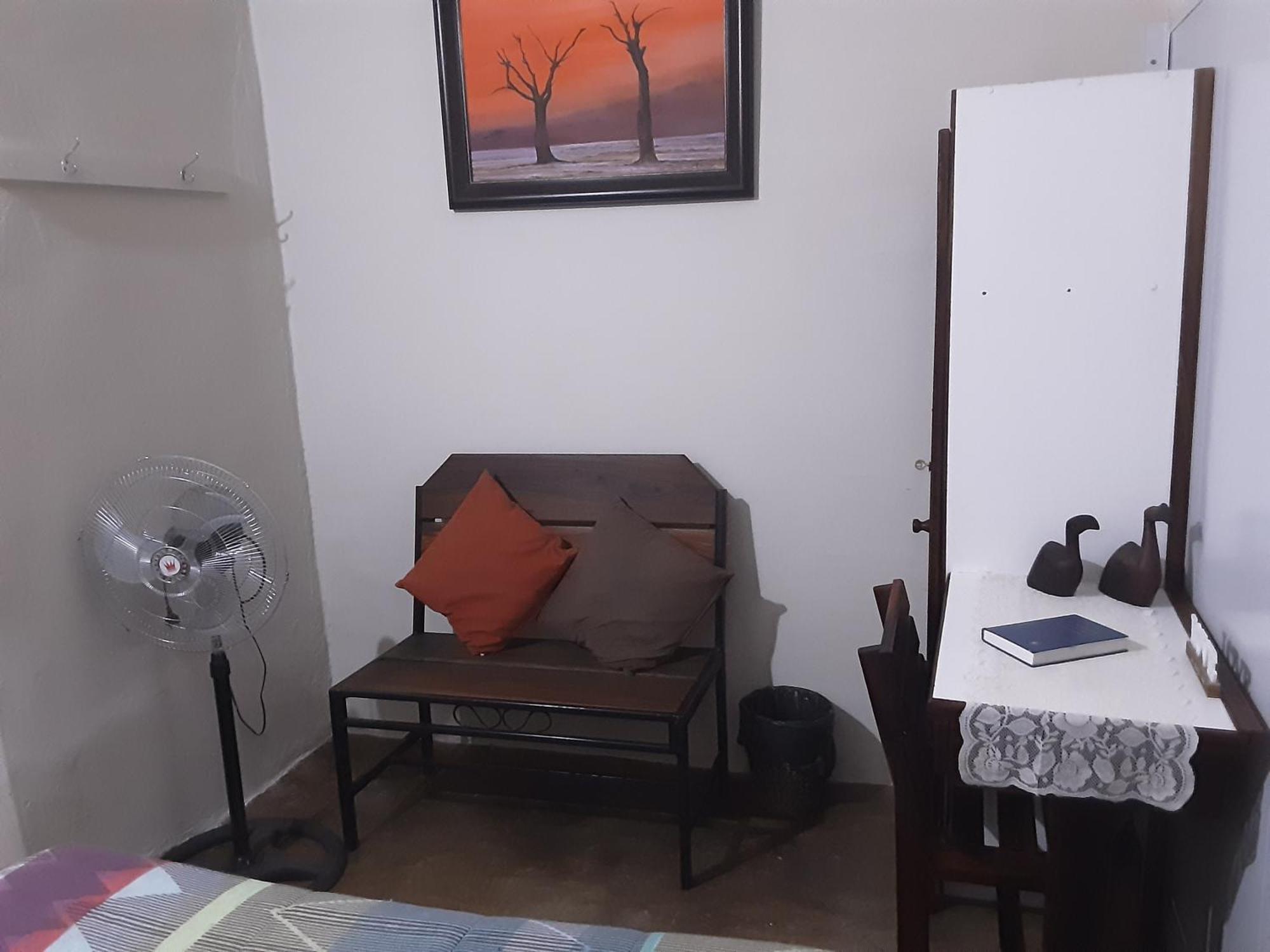 Kai-Oms Backpackers Lodge Оучо Экстерьер фото